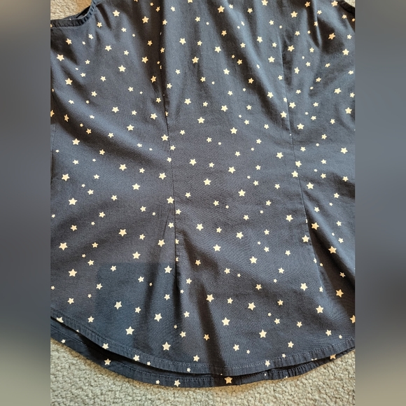 Sleeveless button up - Picture 4 of 7